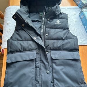 Women’s woods vest size Small